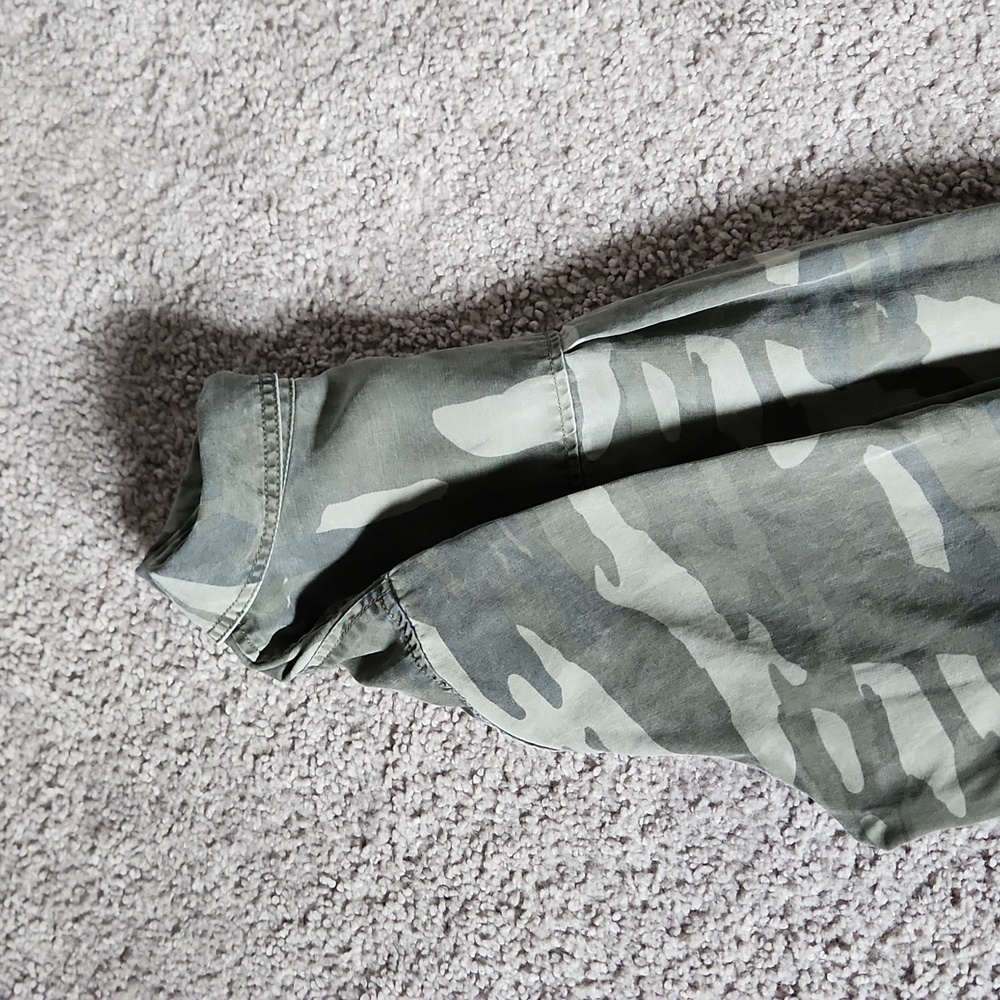 Long sleeve button down shirt